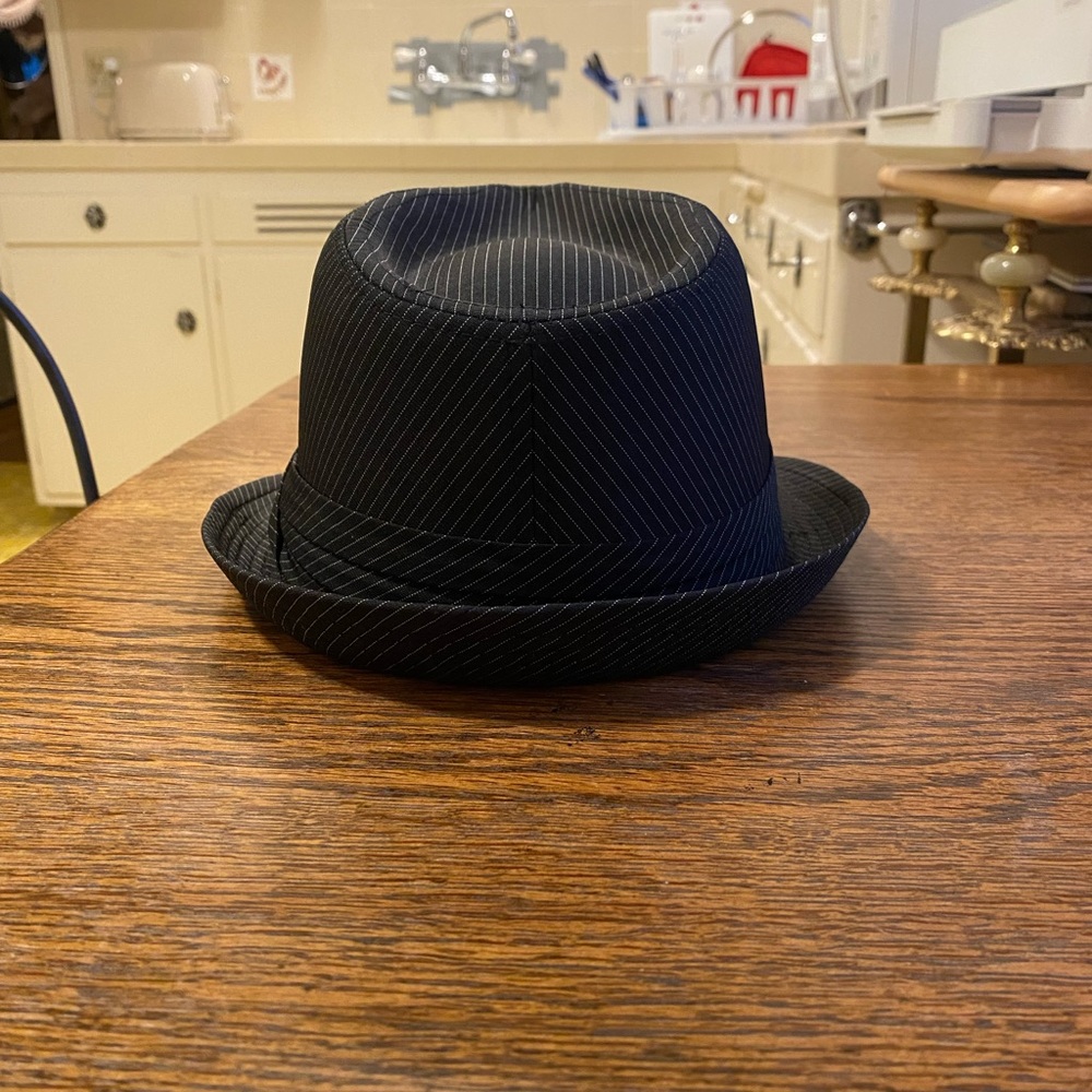 Fedora - Picture 3 of 4